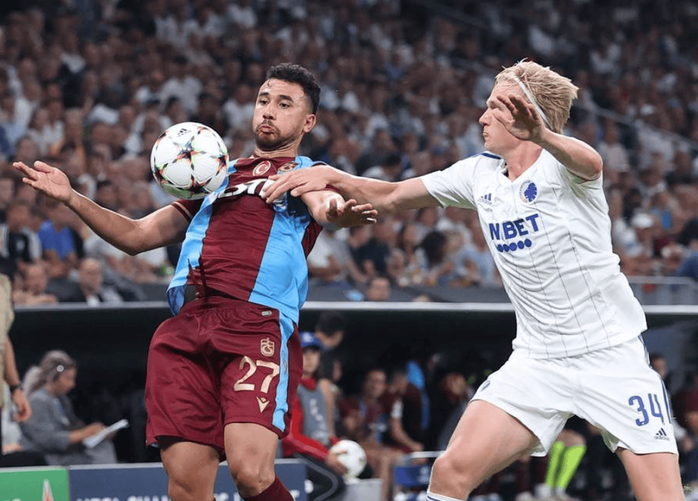 竞技宝电竞-勒沃库森训练开放日，赛后战术微调引欢呼，欧冠在即，团队化学反应显著(勒沃库森欧冠前景)