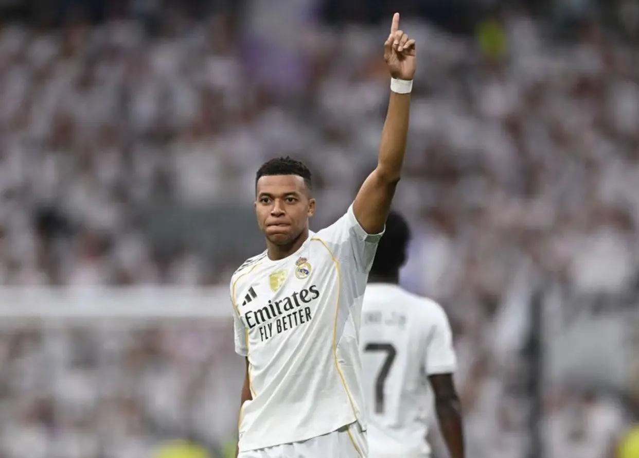 JJB-包含赛地聚焦：西甲集结日热度飙升，那不勒斯防线松动，震撼外界，赛程密集仍需轮换的词条