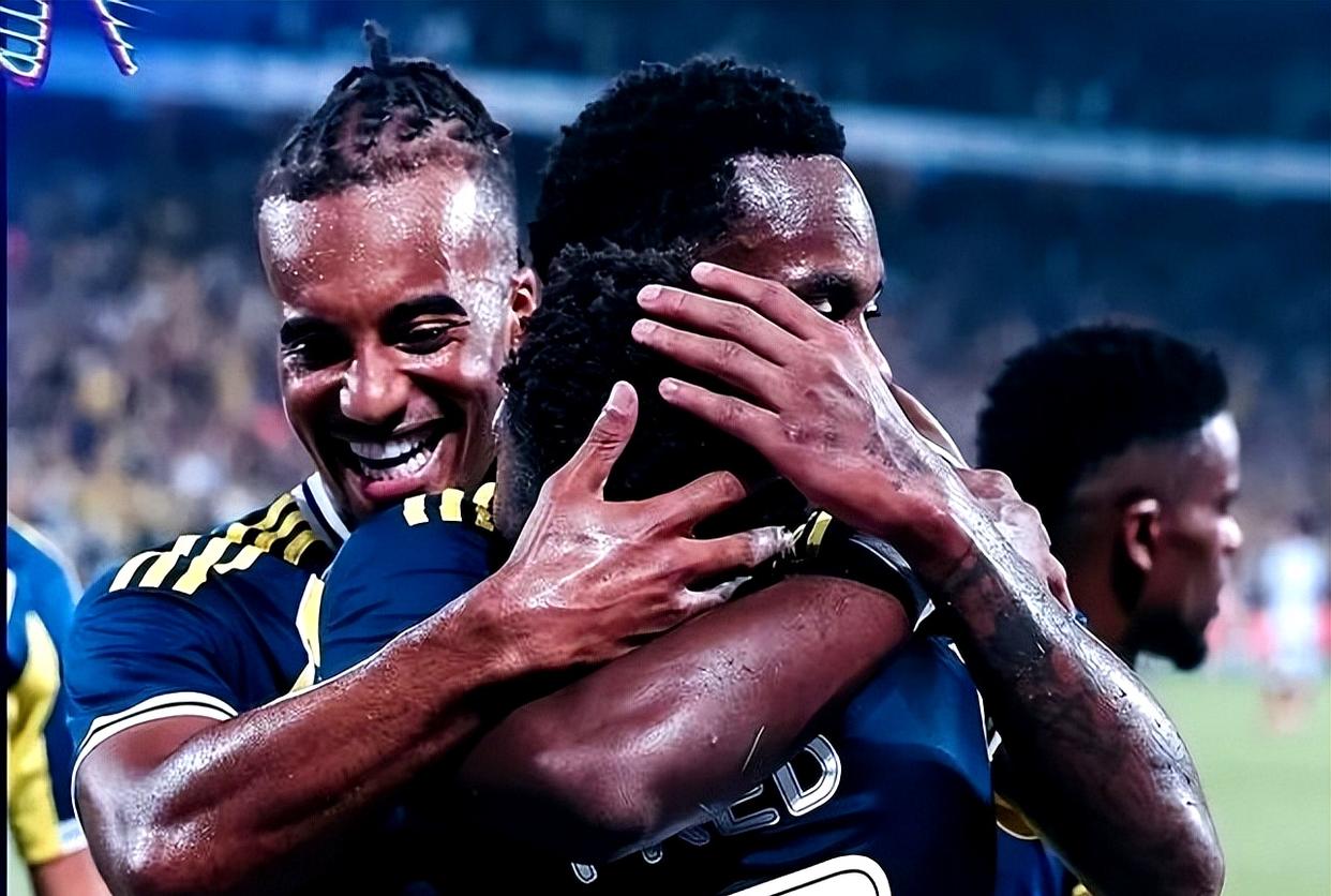 竞技宝电竞-包含穆古鲁扎回归赛场，连败首场状态亮眼，快船观众沸腾！的词条