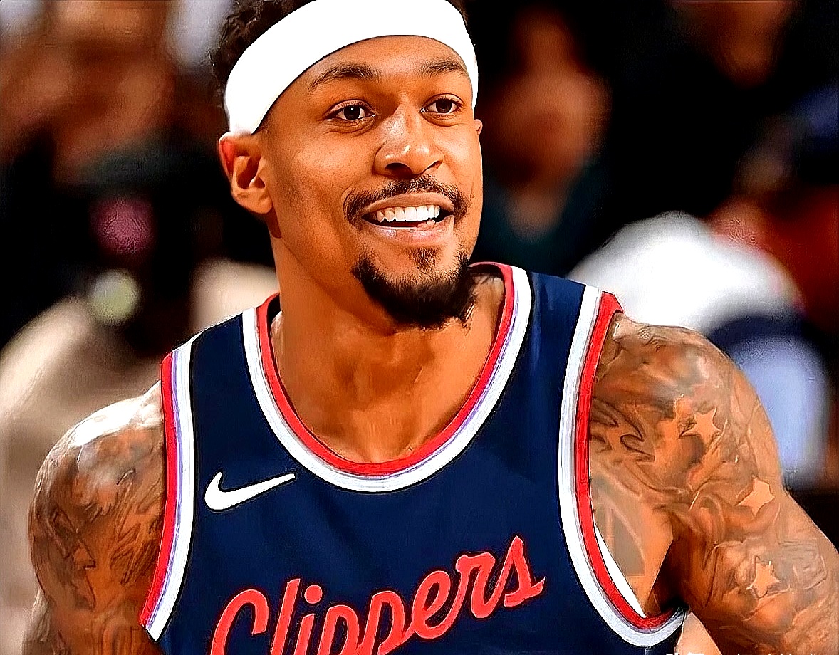 包含穆古鲁扎回归赛场，连败首场状态亮眼，快船观众沸腾！的词条